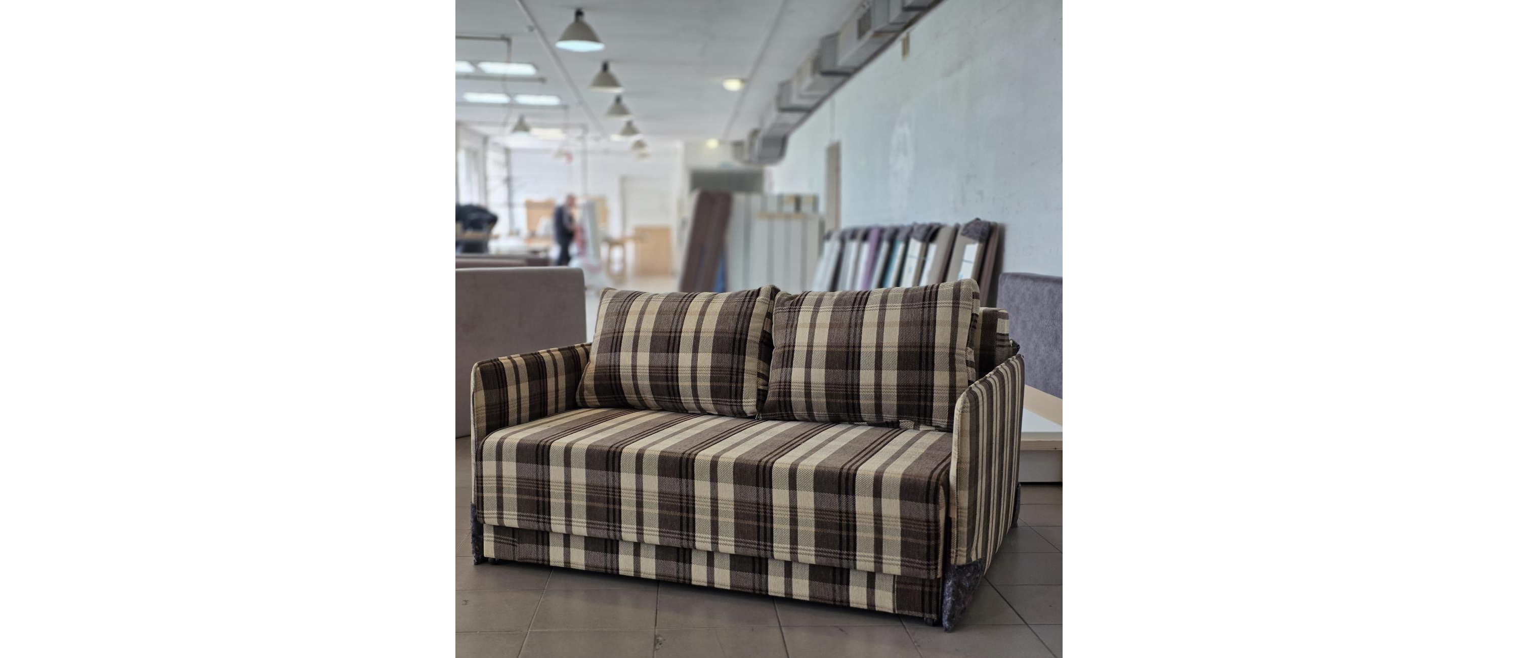 straight-sofa-chester-130_1